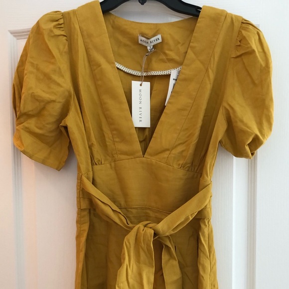 Moon River Dresses & Skirts - NWT MOON RIVER Dress - Small
